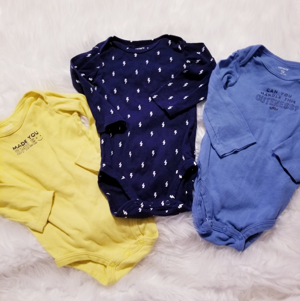 Carter's onesis tops